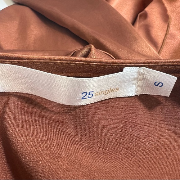 25Singles Brown Satin Ruffle Front Dress SZ S - Picture 7 of 10